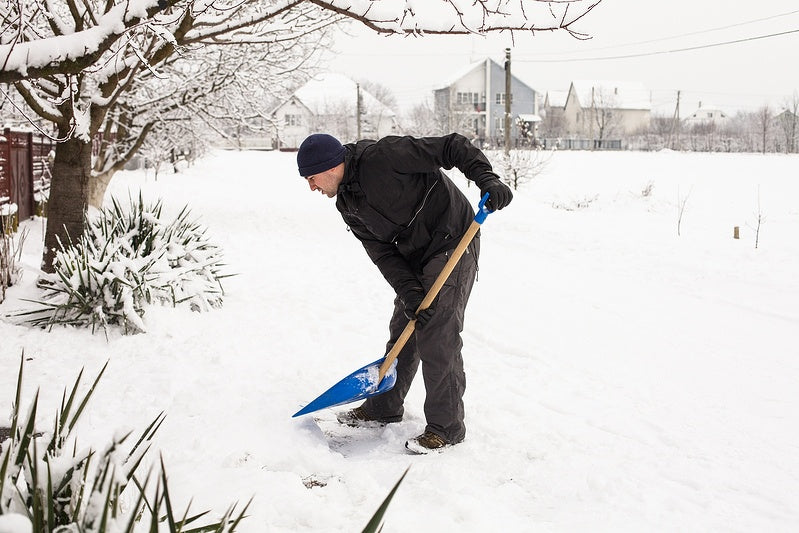 5 Tips for Shoveling Snow and Avoiding Back Pain