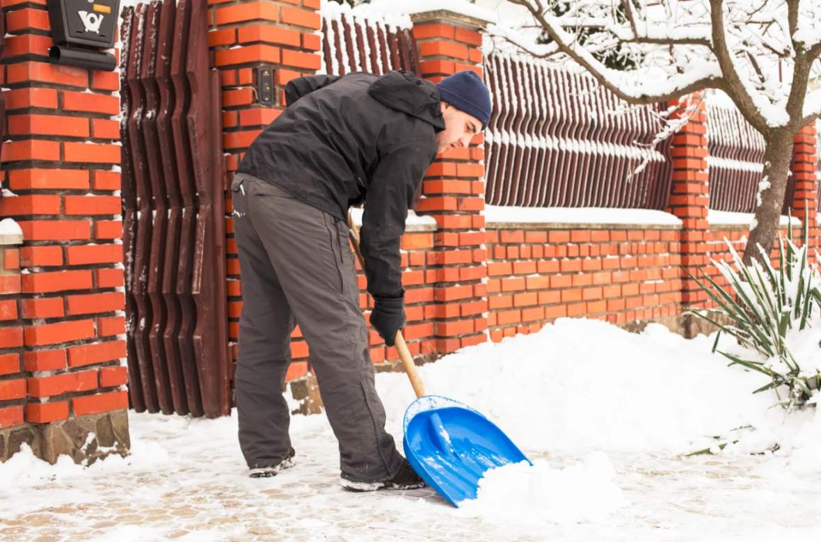 Snow Shoveling Techniques to Prevent Lower Back Injuries