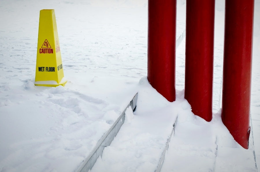 Ice and Snow Melting Mat for Store Fronts, Ski Lifts, Slip-Prone Areas