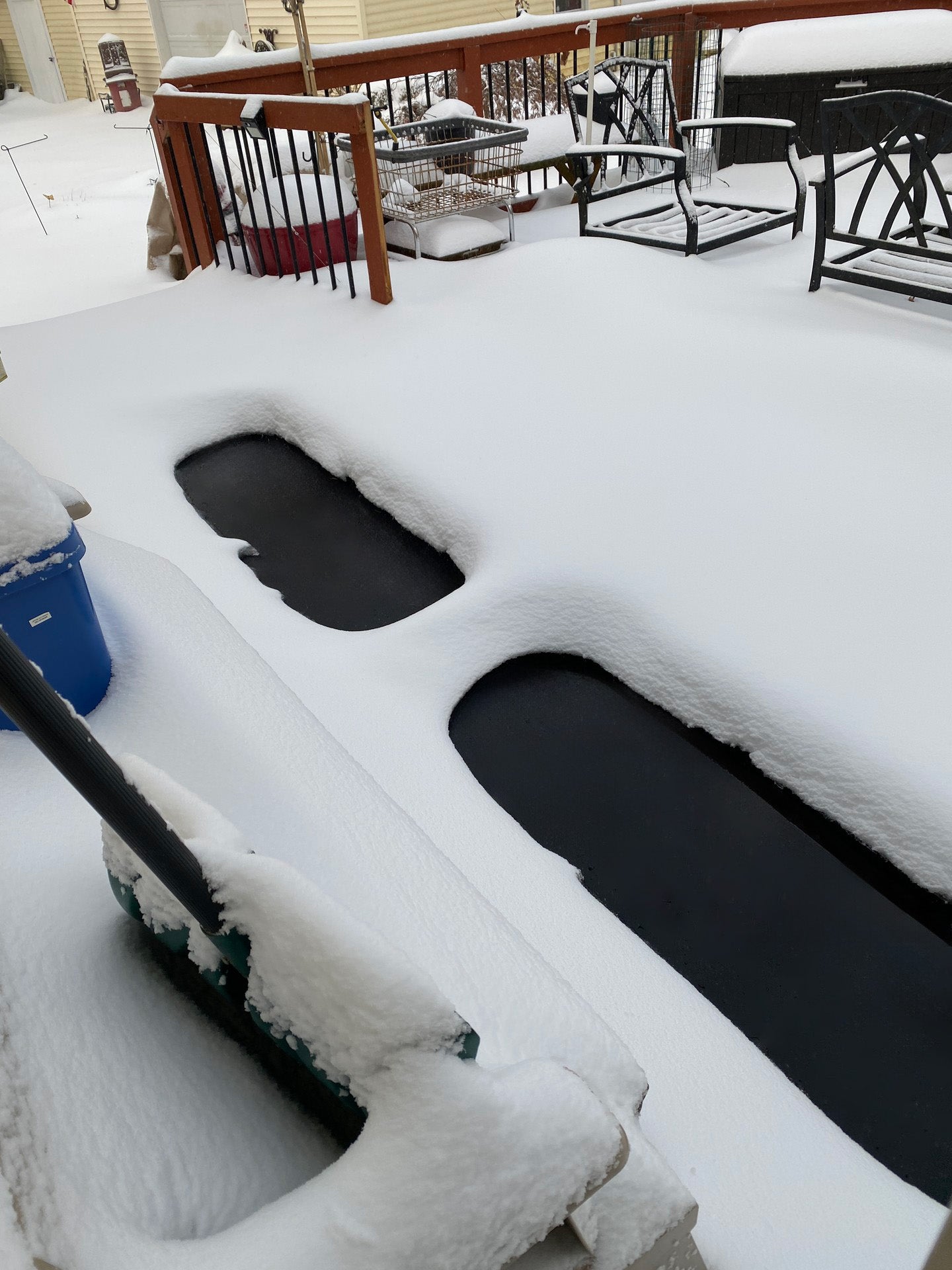 HeatTrak Walkway Kit: Three 20"x60" Walkway Mats & Power Unit