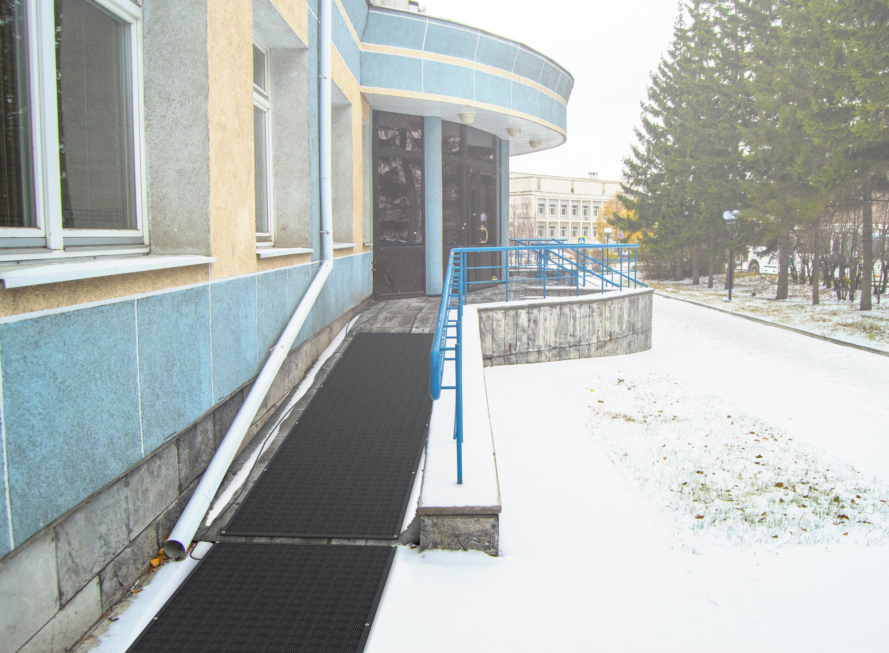 HeatTrak PRO Walkway Mats used on a mobility ramp