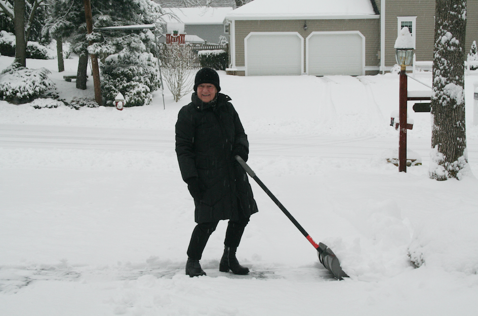 How to Choose the Best Snow-Shovel for Seniors