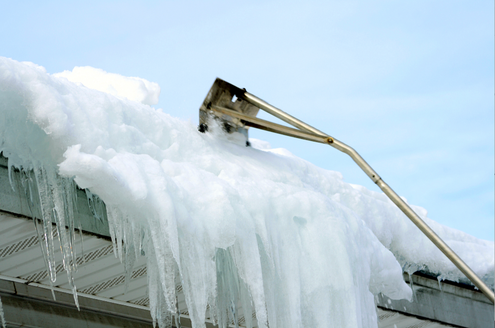 8 Tips for Safe Rooftop Snow Removal