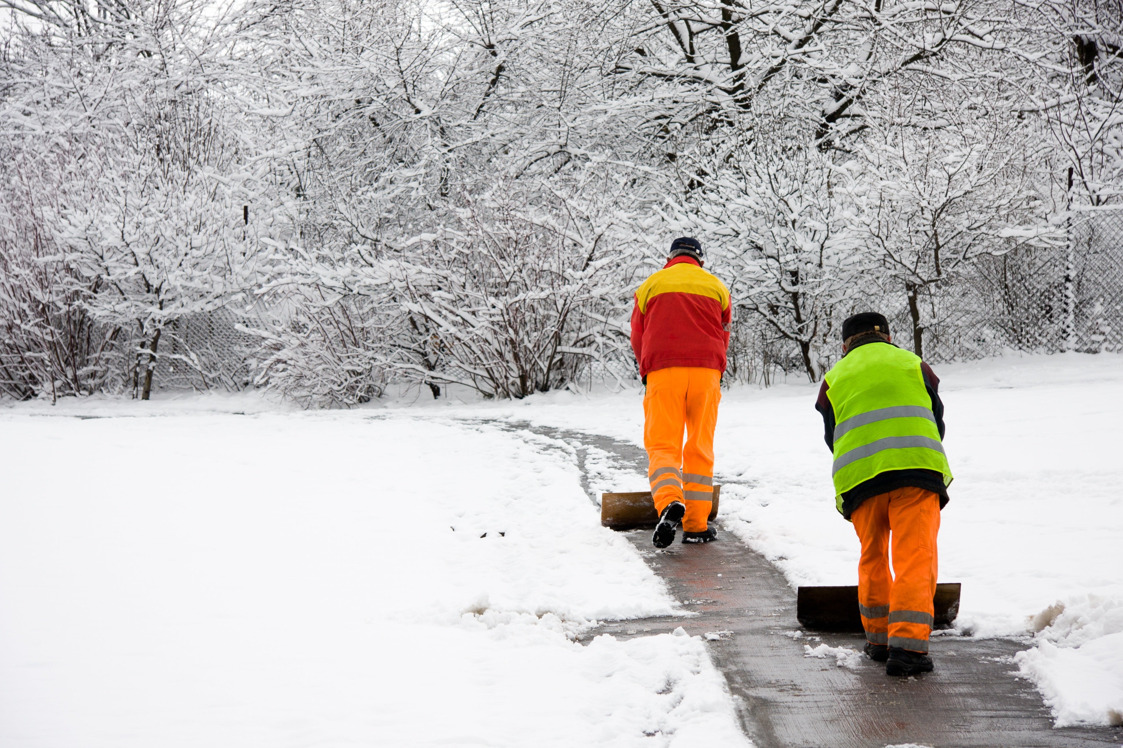 Comparing Commercial Snow Removal Options: Buy, Rent, or Hire?